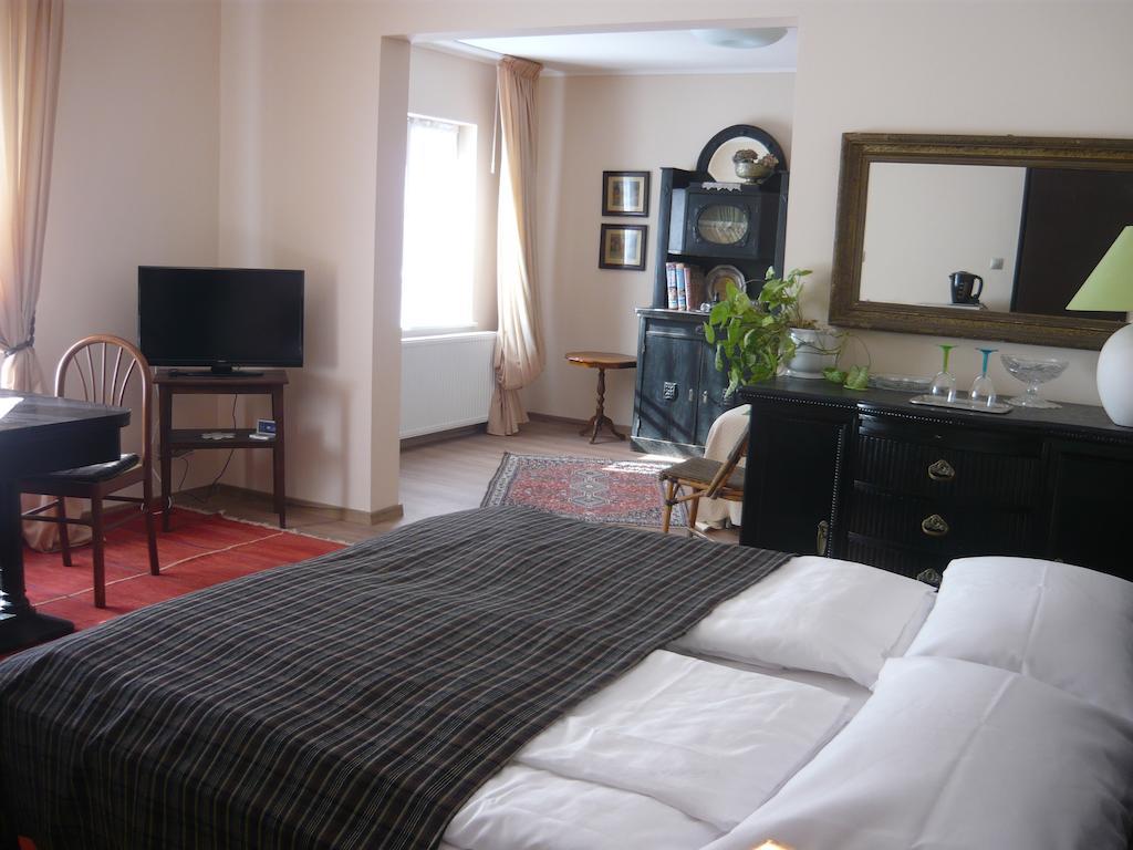 Mandula Haz Hotel Veszprem Phòng bức ảnh