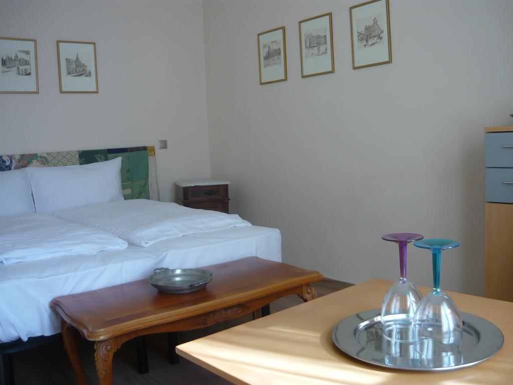 Mandula Haz Hotel Veszprem Ngoại thất bức ảnh